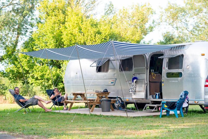 Camping De Thoissey *** Exterior foto