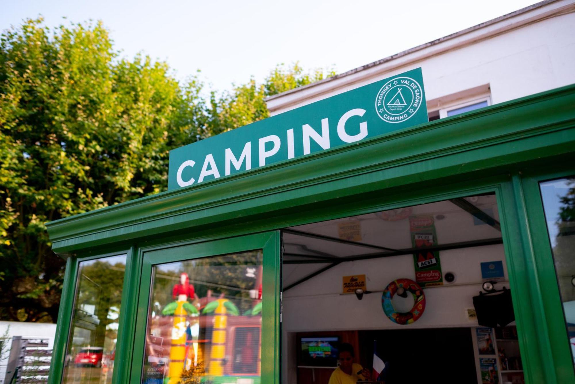 Camping De Thoissey *** Exterior foto